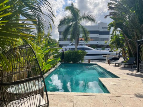 Las Olas 5 Bedroom Luxury Villa with River, Dock & Pool